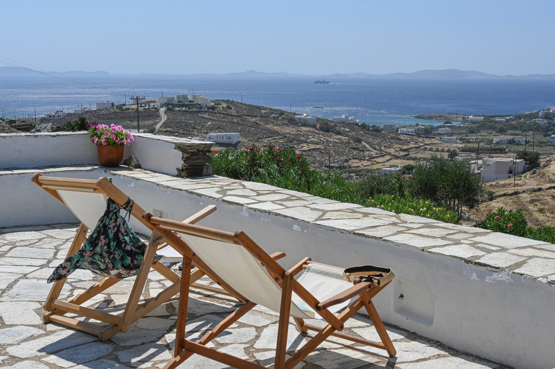 Sonnenterrasse mit Ägäisblick — Ferienunterkunft Tinos